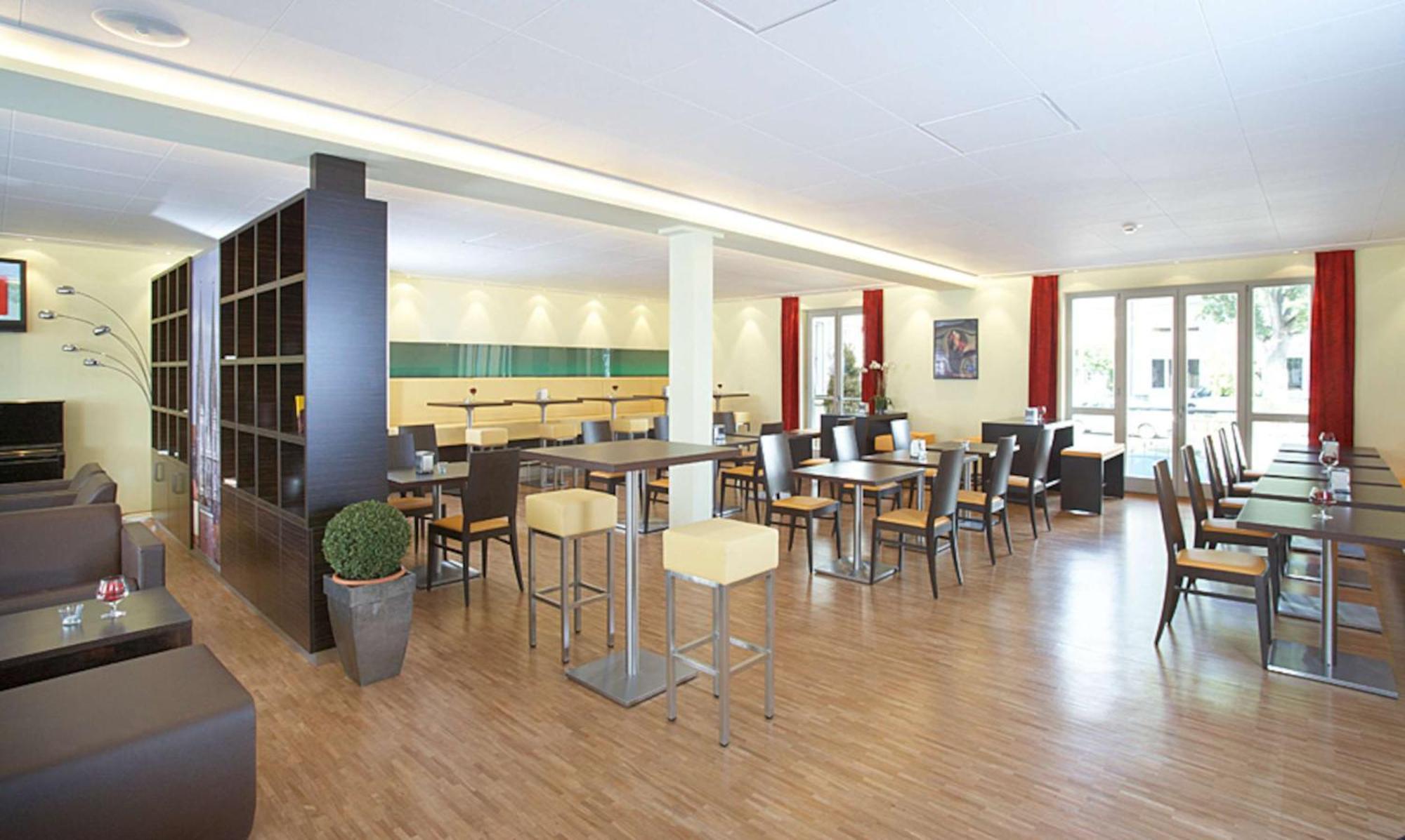 premier inn regensburg city centre hotel johanna kinkel straße regensburg